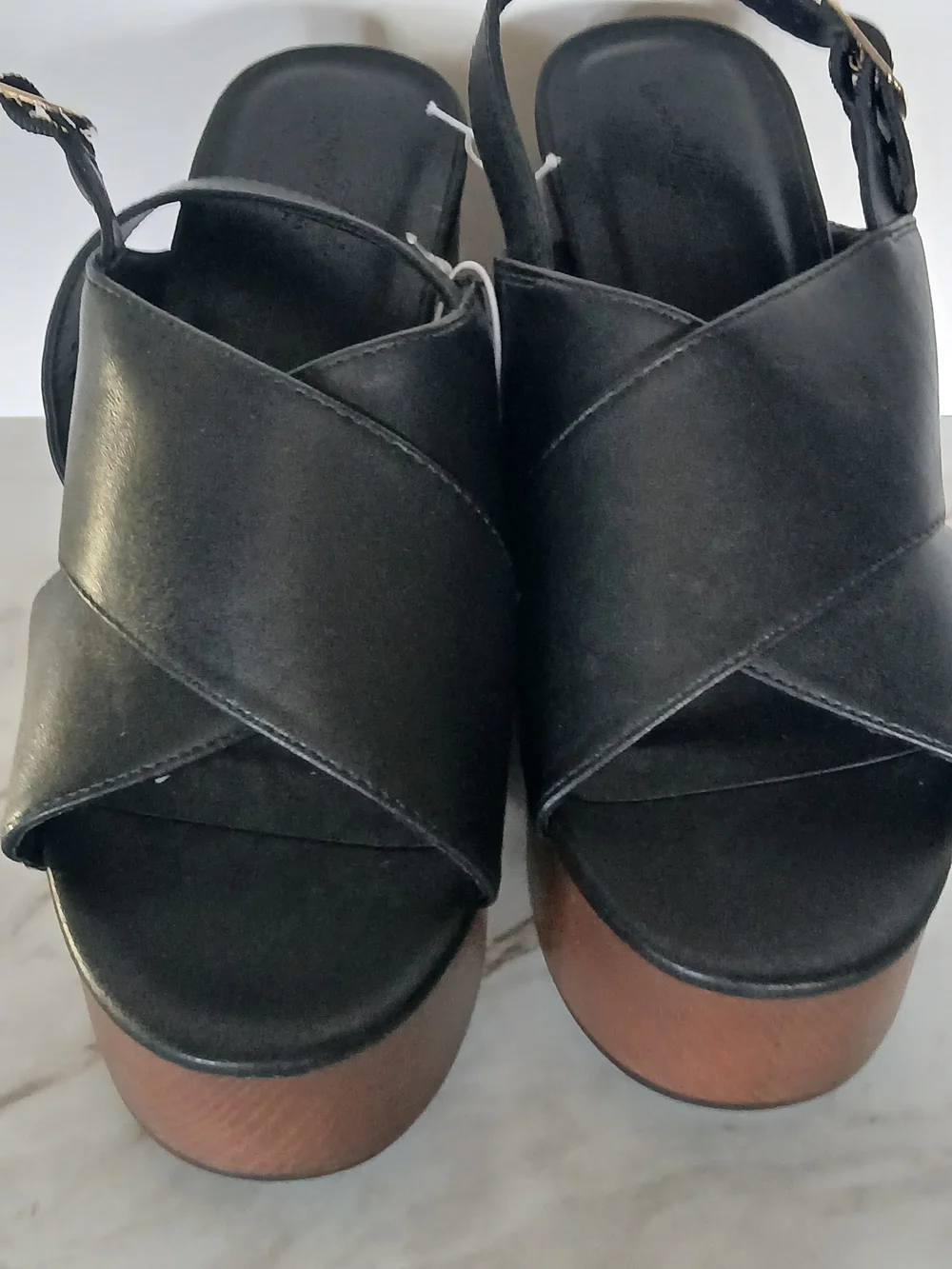 S 6 1/2 Universal Thread Black Crisscross Platform Sandals with Wood-Look Wedge